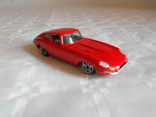 polistil Jaguar XKE 4.2 Litre 1:40 scale 1981 - Picture 2 of 4