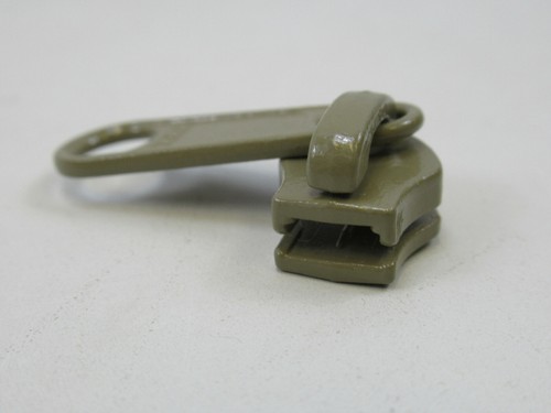 Deslizante de tracción de cremallera MilSpec talla 8 YKK usado para cinta de bobina de nailon #8 CF CAQUI - Imagen 3 de 6