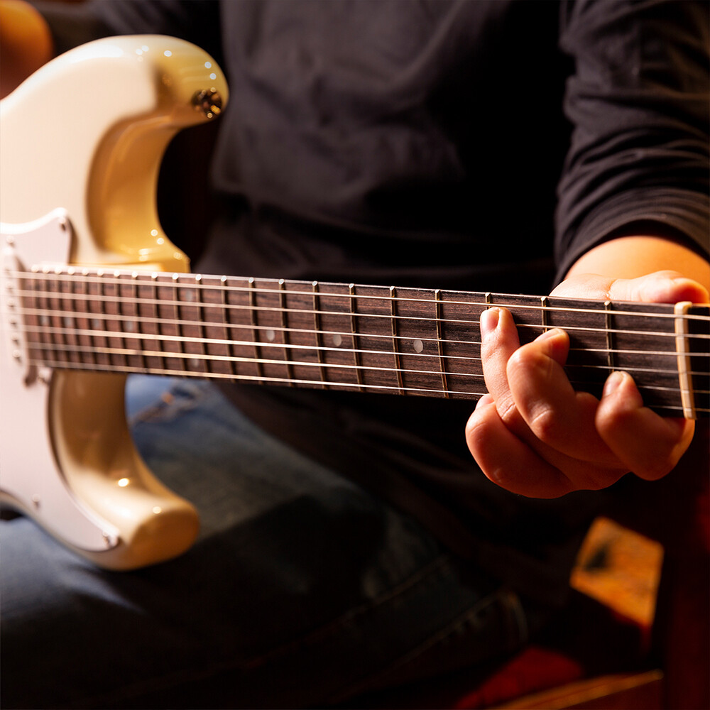 White Full Size Electric Guitar Starter Kit Set 4/4 with 40W Combo