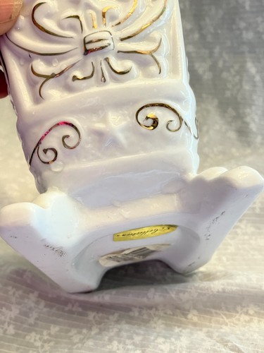 Santa's Sleigh candy dish. K's collection. White ceramic with gold trim. 5.5 x - Picture 5 of 7