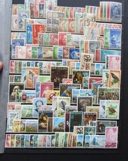 NEW ZEALAND CHIEFLY FINE MINT COLLECTION 1951/1971 ON LARGE D/S STOCKCARD