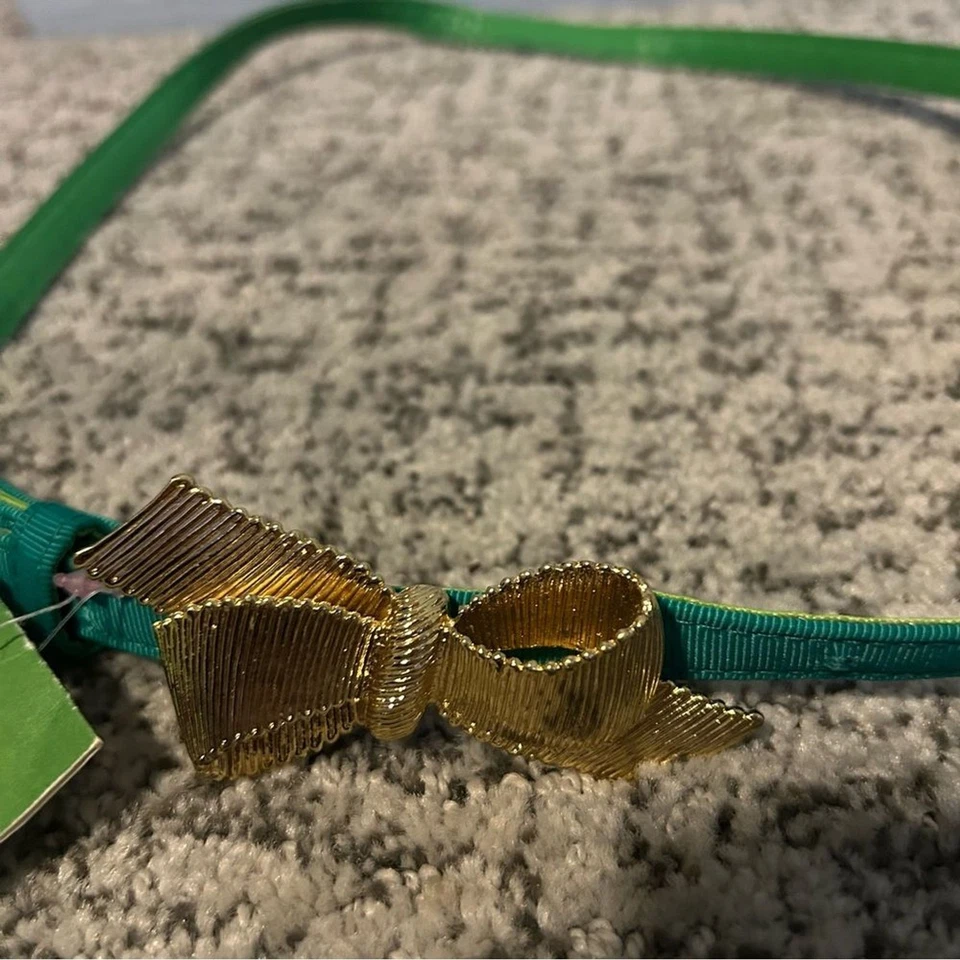 Nuevo con etiquetas Lilly Pulitzer Verde Esmeralda Critter Dorado Cinturón Arco Talla M/L Foto 2 de 4