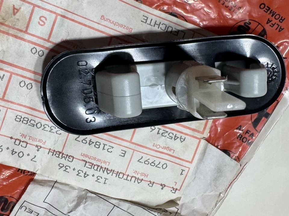 🔥Indicador Guardabarros Ala Original Alfa Romeo 75 Milano Ámbar 0270500 Nuevo OEM Pieza Foto 3 de 3