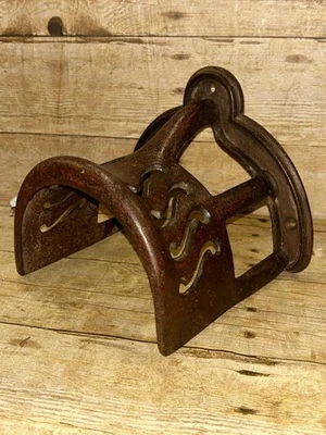 Antikes wandmontiertes Geschirrregal aus Gusseisen von Musgrave Belfast - Bild 1 von 4