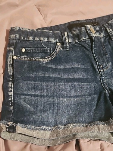Calvin Klein Cuffed Denim Shorts Women's Size 6 Dark Blue Wash Distressed - Picture 2 of 6