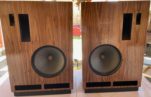 PAIR OF ORIGINAL RARE KLIPSCH CORNWALL II VERTICAL SPEAKERS 1972 WALNUT UPGRADED