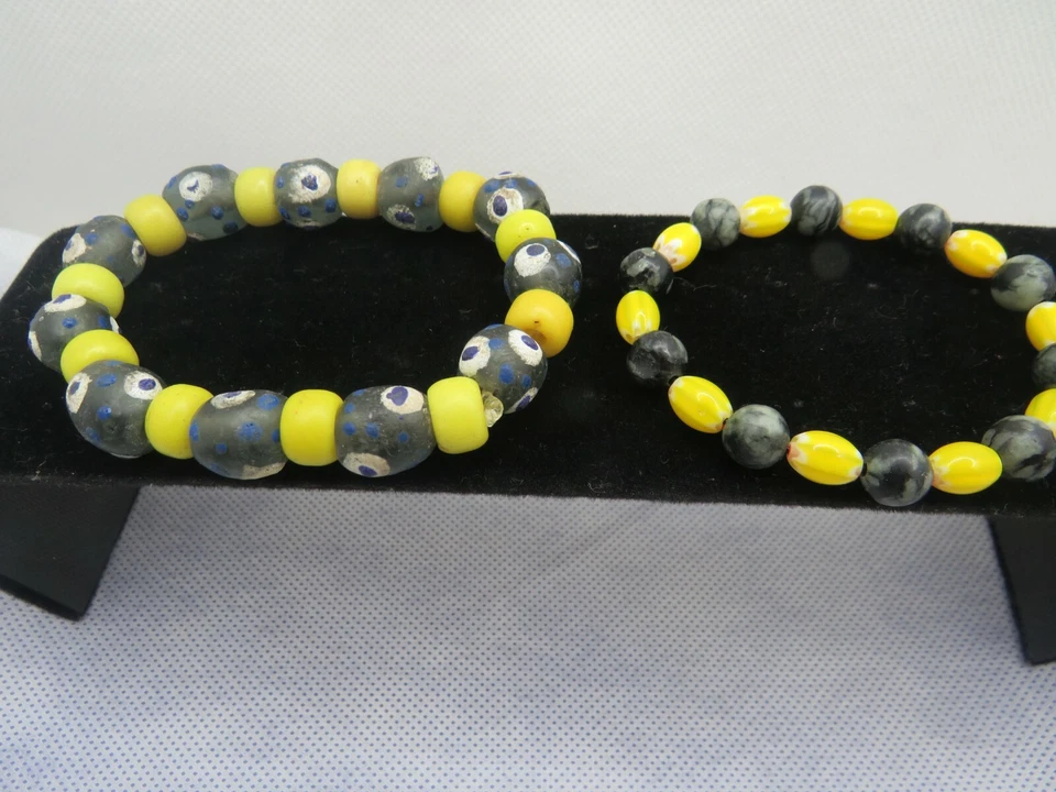 2 pulseras con cuentas a mano negras y amarillas - Protección contra un mal de ojo - De colección Foto 3 de 4