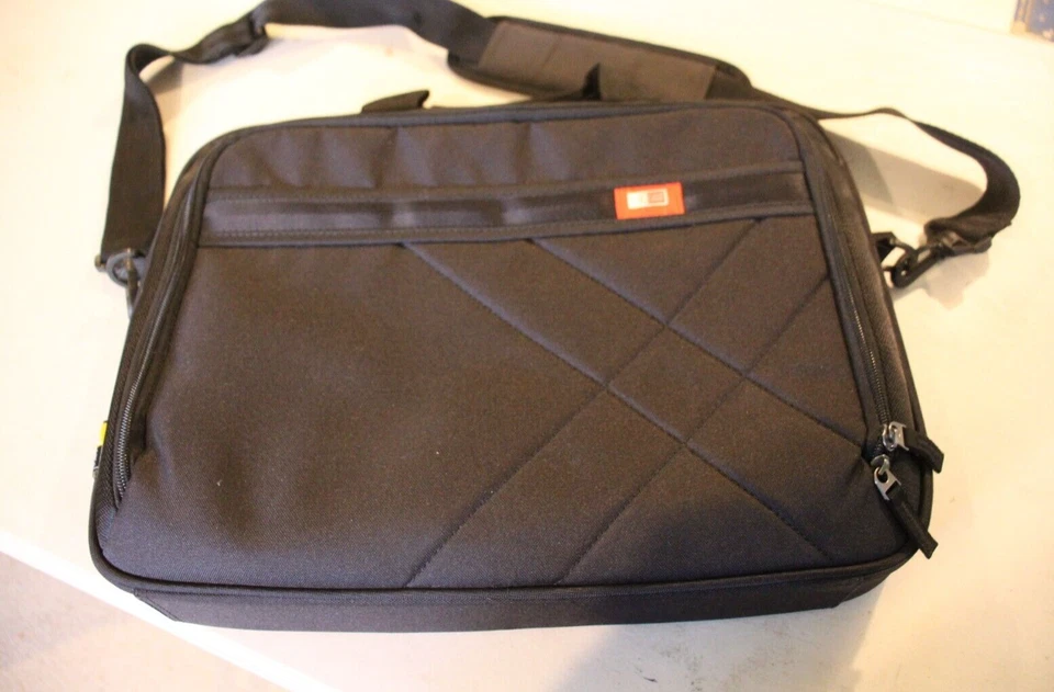 Case Logic DLC-117 Black 公文包 邮差包 For 17.3" 笔记本 平板电脑 — 第 2/4 张图片