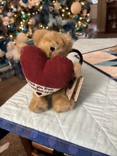Boyd  s Bears. MANNY THANKS. Fully Jointed And Has All Tags. Has A Red Heart.