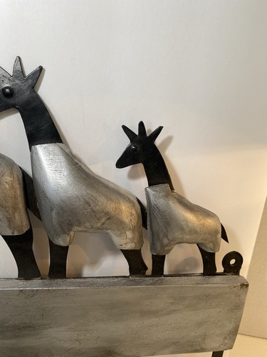5 Hook Wall Coat Rack Featuring Giraffe Family Black & Silver Metal & Wood 3D - Bild 4 von 8