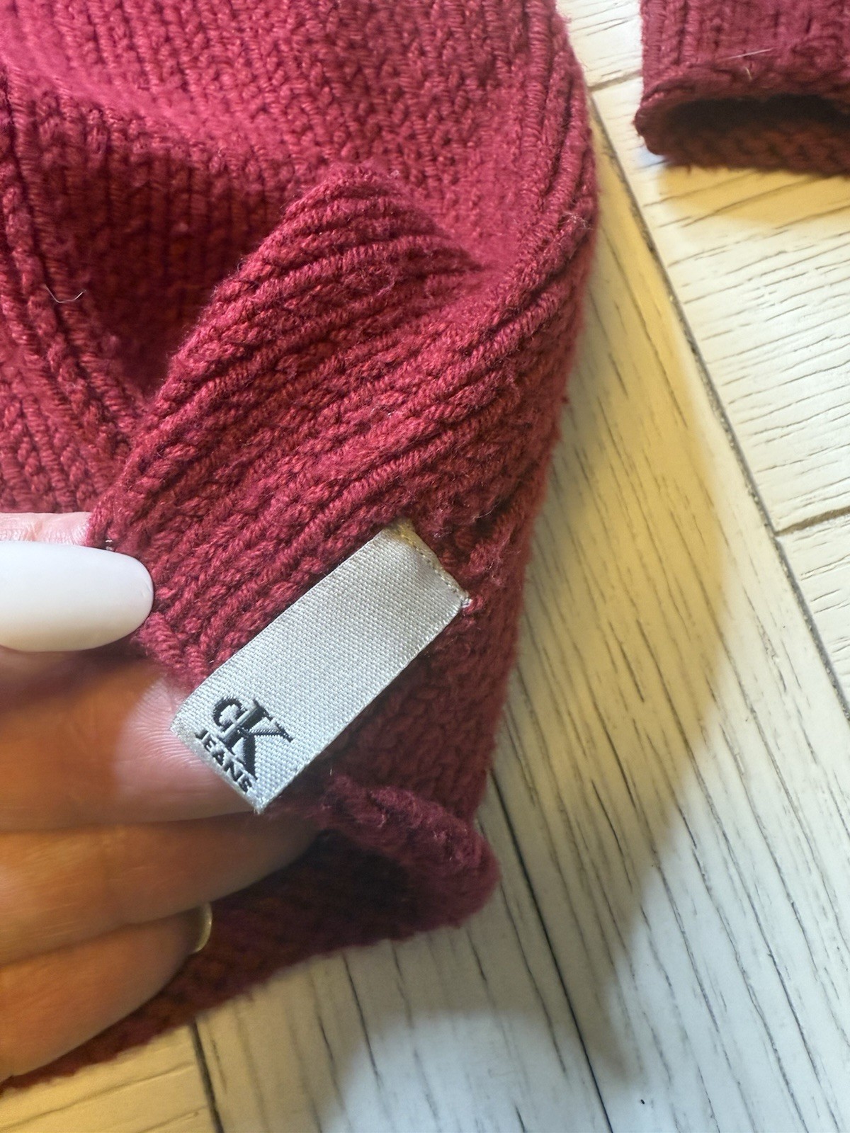 Calvin Klein Jeans Sweater Women’s Sz XL Berry  Round Neck Pullover W/ Sequin thumbnail 7