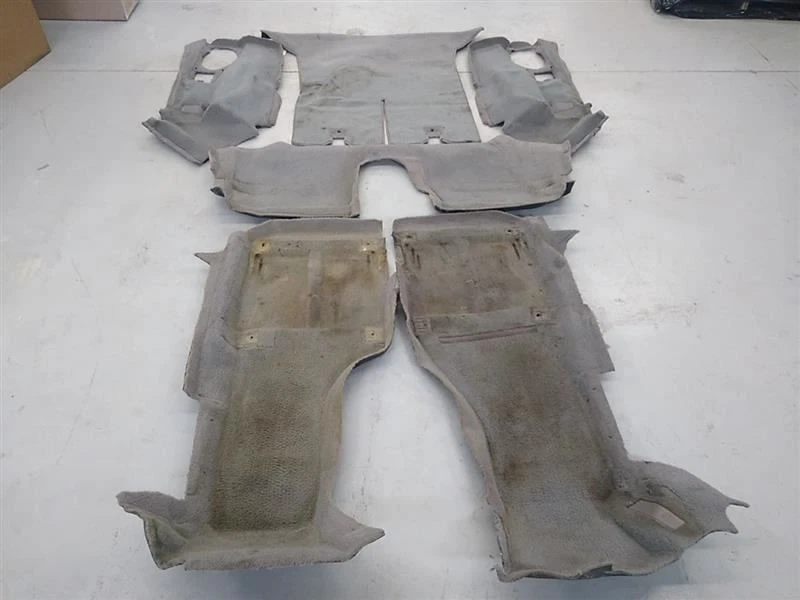 CORVETTE C4 COUPE Full Carpet Set Front And Rear 84 85 86 87 88 89 90 - Imagem 3 de 4