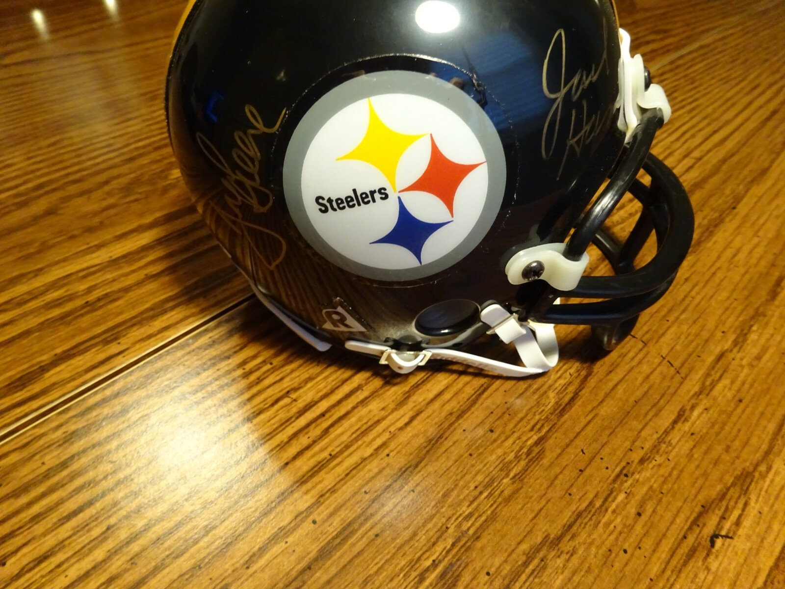 Picture 1 of 4