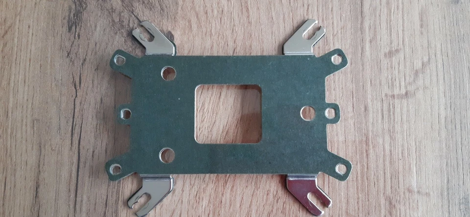 boxed Cooler Master V6 GT CPU fan (LGA 1155)  - Image 4 of 4