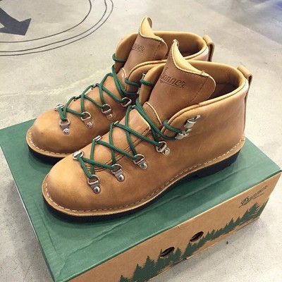 danner mountain trail boots
