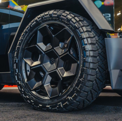 22'' Wheels & Nitto Tires for TESLA CYBERTRUCK - Unplugged Performance CYBRHEX