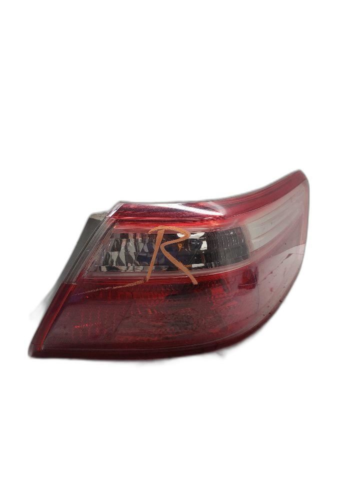07-09 Camry Passenger Tail Light Quarter Panel Mount 1268754