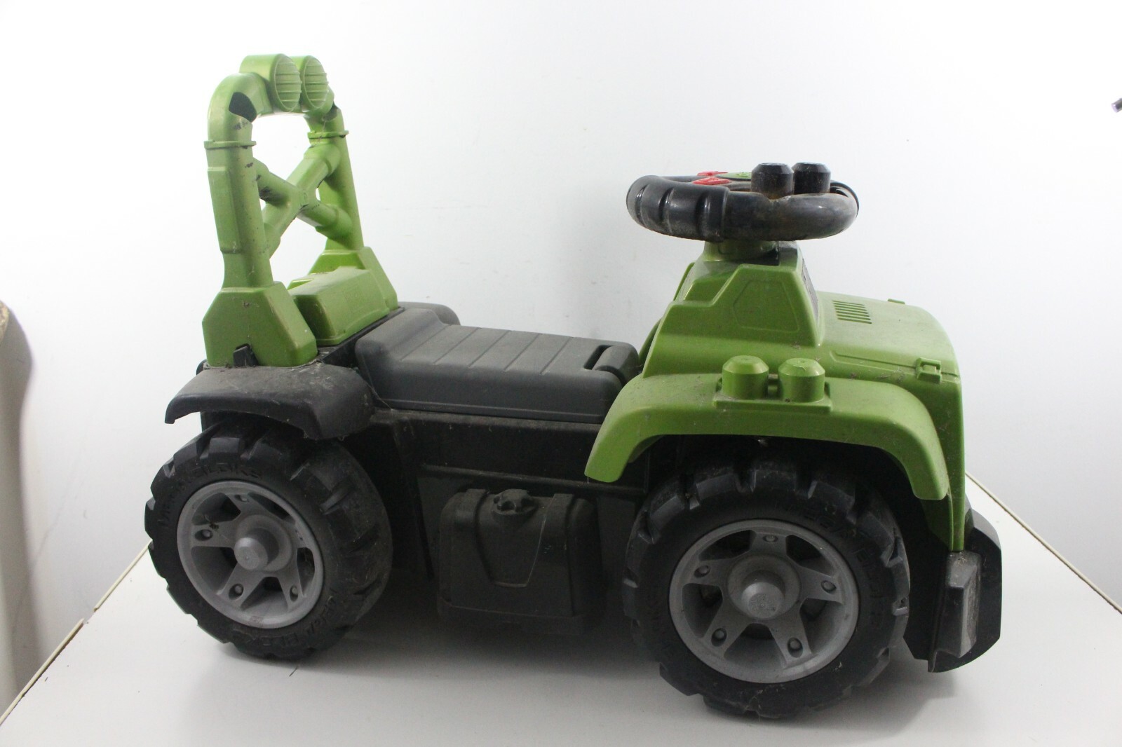 mega bloks jeep ride on red