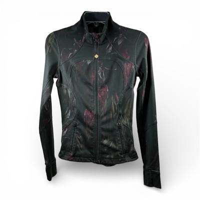 Lululemon Forme Define Jacket in Midnight Iris Multiple Floral Size S