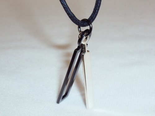 Necklace ~ GUESS Dual Metal Pendant w/ Leather Cord With~NEW #5410030 - Picture 5 of 9