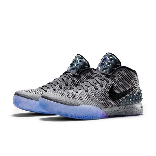Preços baixos em Nike Kyrie 1 Low Black | eBay