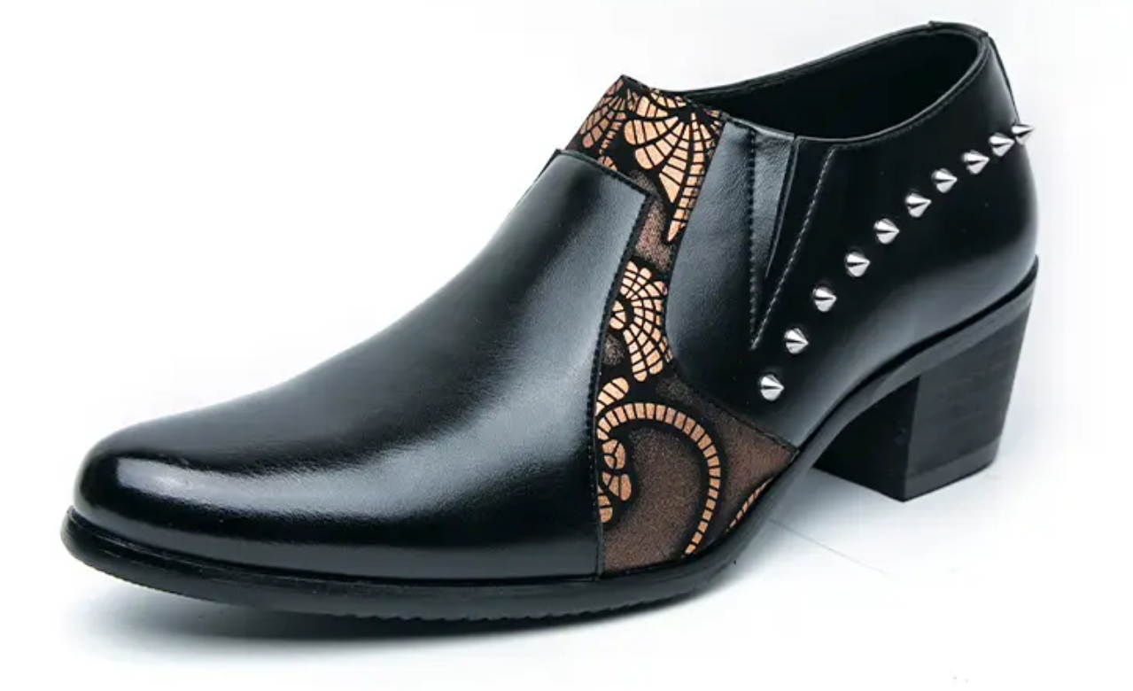 SAOLA Scarpe decolte uomo rivetto tacco a blocco punta slip on festa business nuove 2025