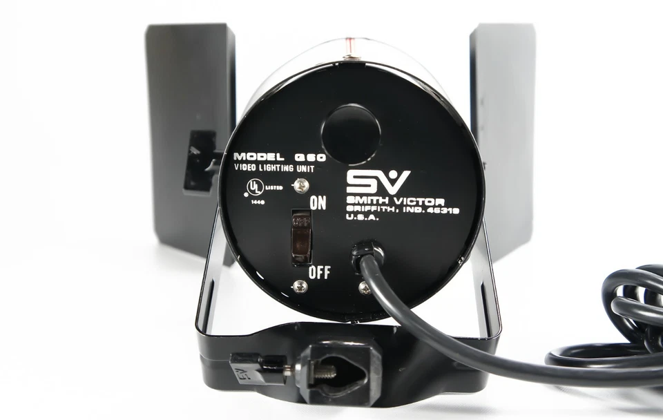 Smith-Victor Q60 600 Watt Quartz Light with 2 Leaf Barndoors (120V AC) - Image 4 of 4