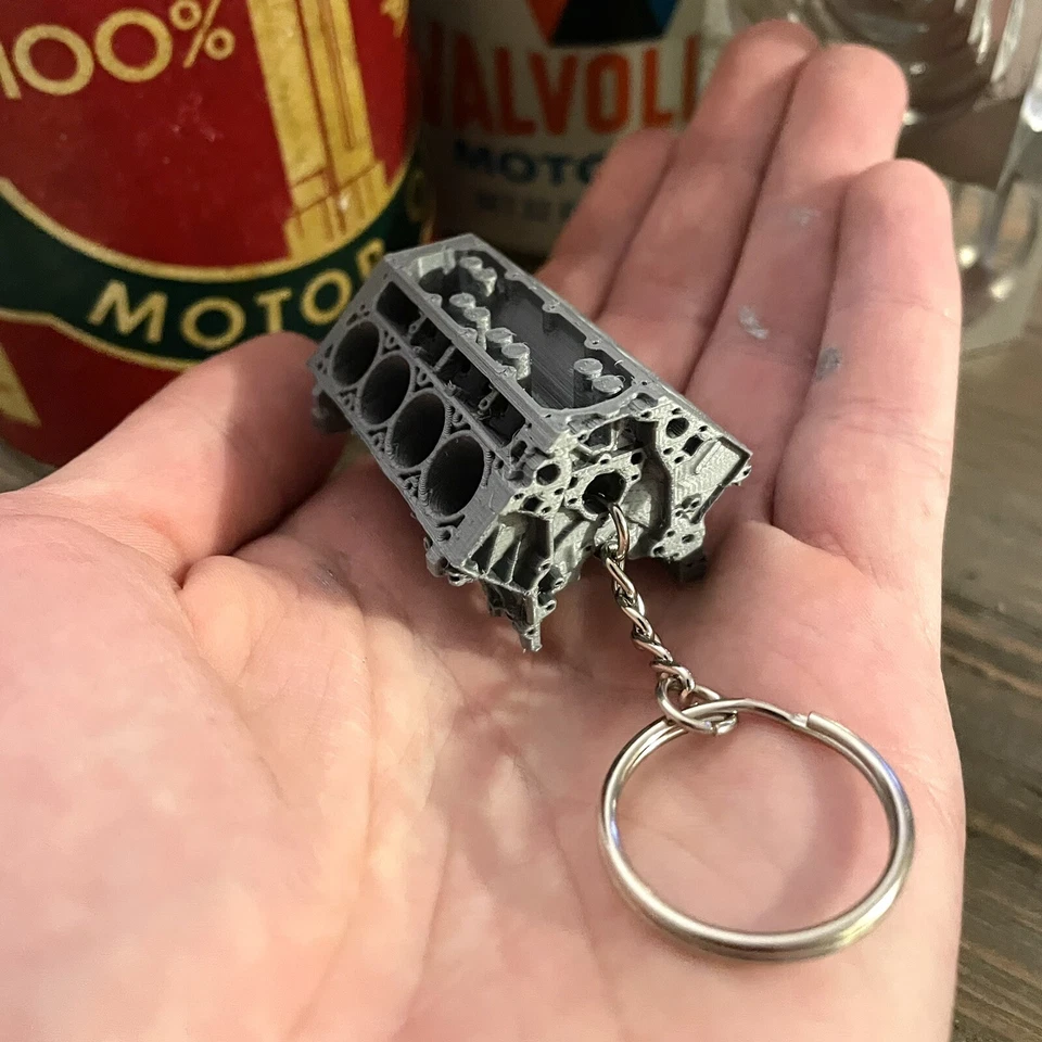 Llavero bloque motor LS - Bloque motor modelo Chevrolet V8 - Llavero motor GM Foto 2 de 4