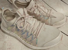 UNDER ARMOUR Youth GGS INFINITY HG 3021136' Ice Pink  SHOES 5Y Girly Feminine