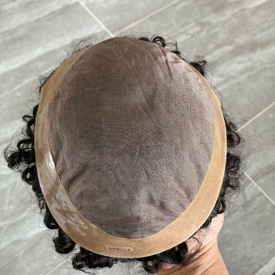 Pelucas masculinas naturales con base mono fina súper duraderas de cabello humano rizado de 18 mm para hombre Foto 4 de 4