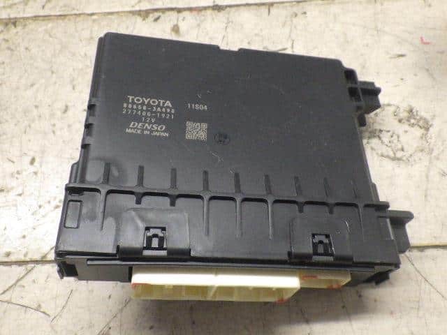 TOYOTA Crown 2015 DBA-ARS210 A/C Computer 886503A850 [Used] [PA117058828]