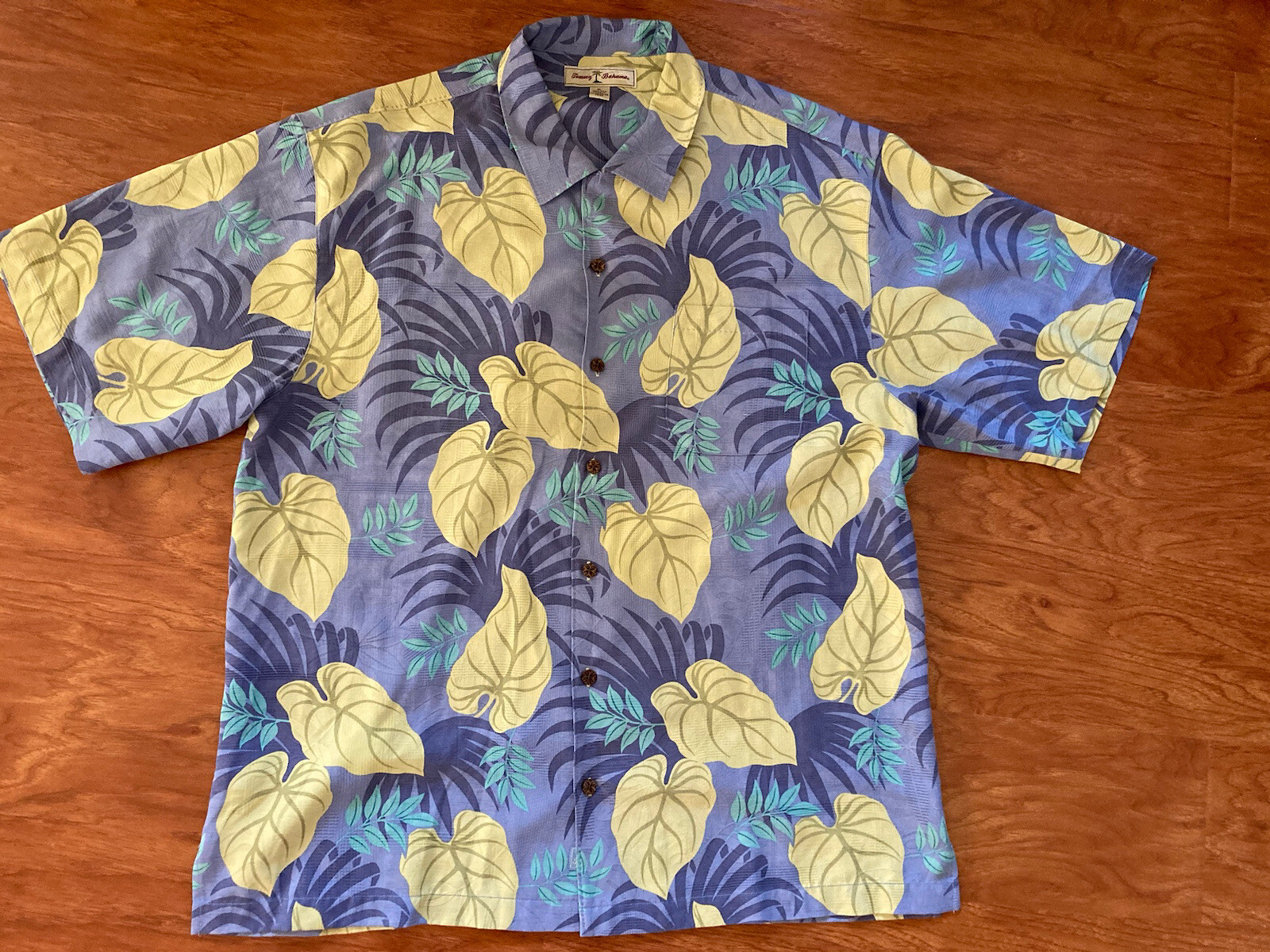 🍄Tommy Bahama Silk Shirt Size XL
