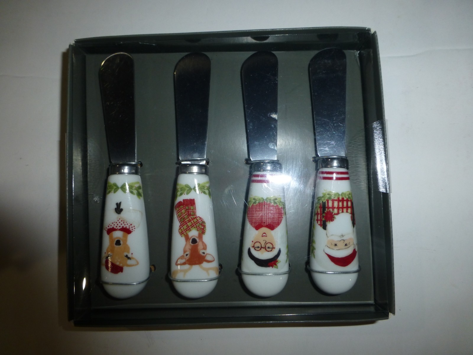 Christmas Holiday Cheese Spreader Knives Set Of 4 New Porcelain by