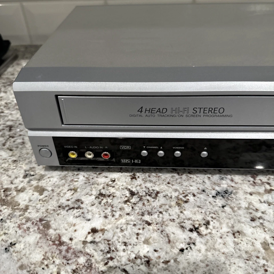 Sansui 4 Head HI-FI VHS/DVD Combo Player Model VRDVD4001 Works Great, No Remote - Image 2 of 4