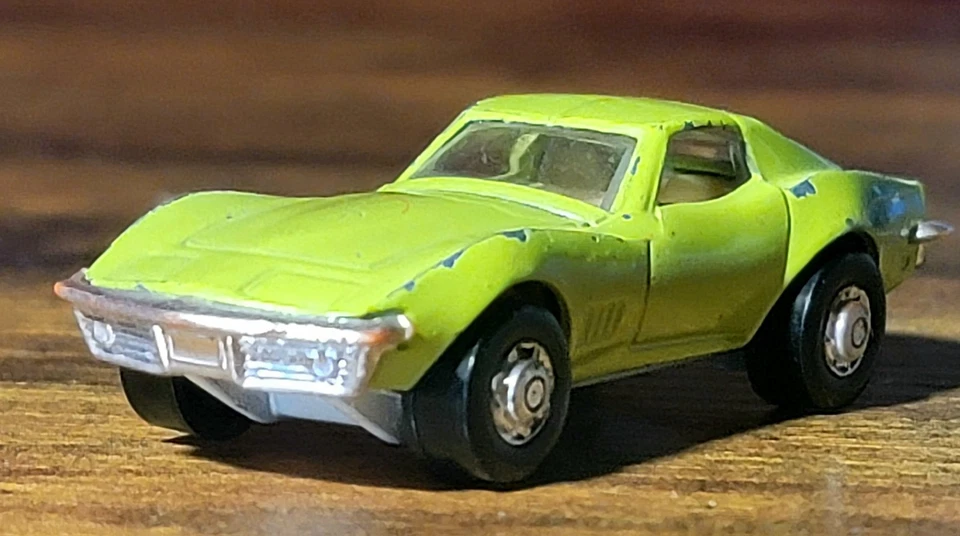 Playart Corvette Stingray verde limão vintage - Imagem 2 de 4