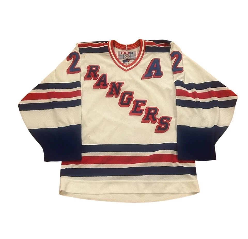 Vintage 1990's CCM Maska New York Rangers Brian Leetch #2 NHL Jersey Men's Small - Image 2 of 4