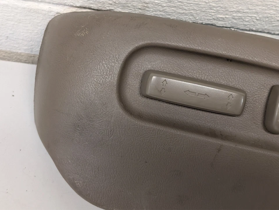 06-14 Honda Ridgeline RTL Left Front Driver Seat Trim Switches 81638-SJC-A510-M1 - Image 3 of 4