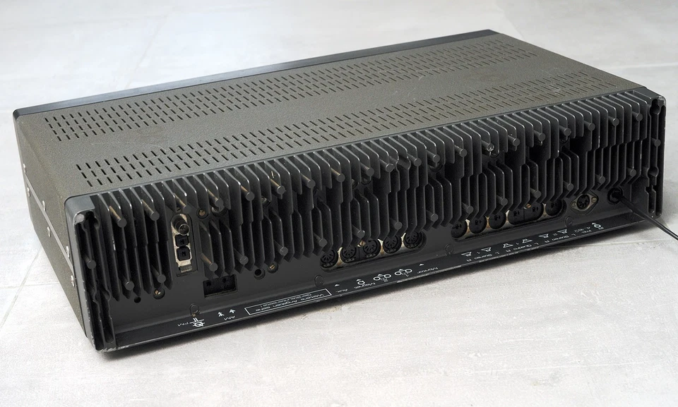 SABA 9241 digital Stereo Receiver ++ Klassiker! ++ leuchtet aber läuft nicht ++ - Bild 2 von 2