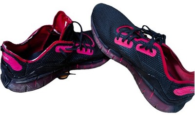 Reebok Zig Kinetica Shadow  schwarz rot  Laufschuhe sehr guter Zustand Größe UK 10,5