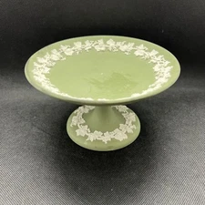 WEDGWOOD JASPERWARE GREEN SMALL CAKE STAND/ FOOTED CANDY/ CAKE DISH/COMPOTE