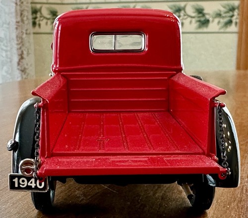 1/24 Franklin Mint 1940 Ford Pickup Truck Red Ford Sales Service NEW in Box - Picture 6 of 10