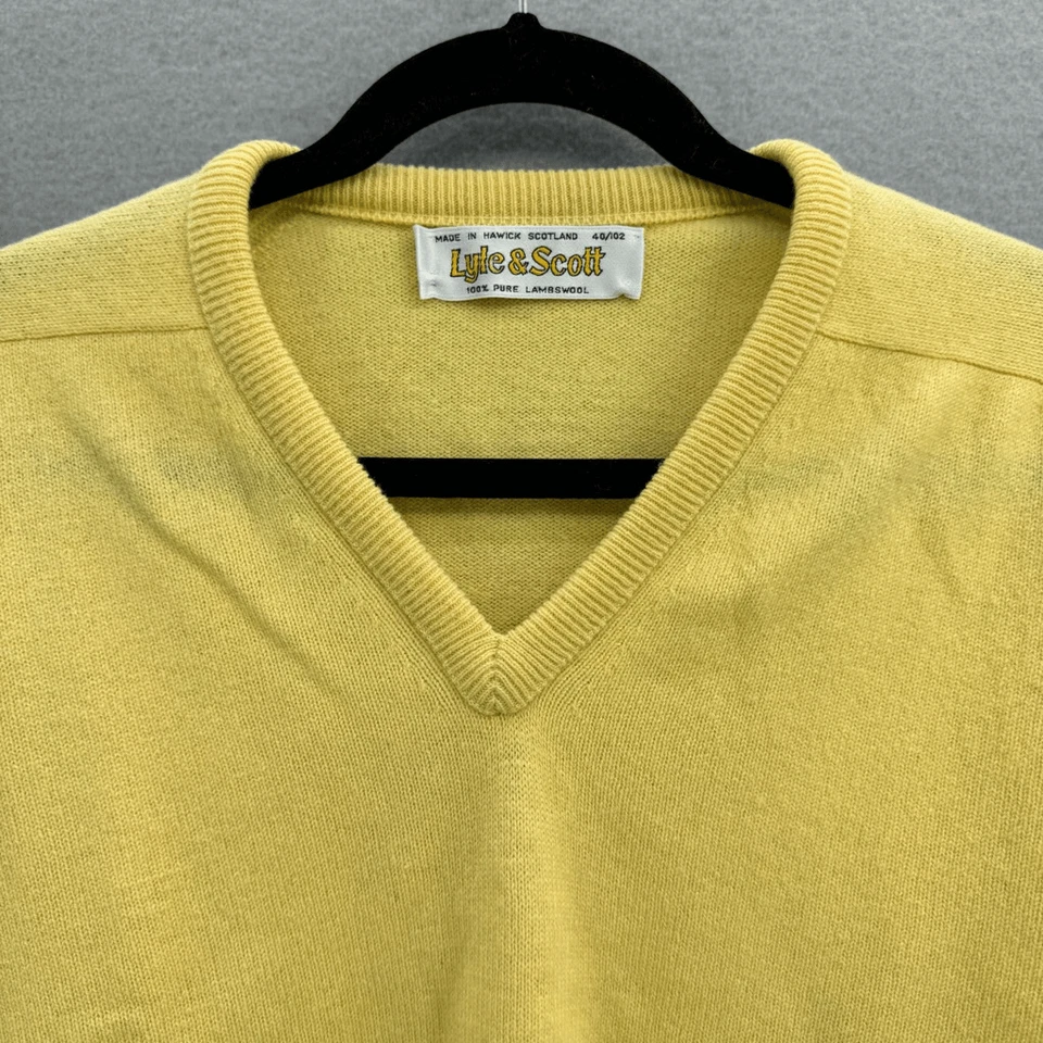 Suéter de Colección Lyle & Scott Para Hombre Amarillo Lana de Cordero Pura Cuello en V Talla 40 Foto 4 de 4