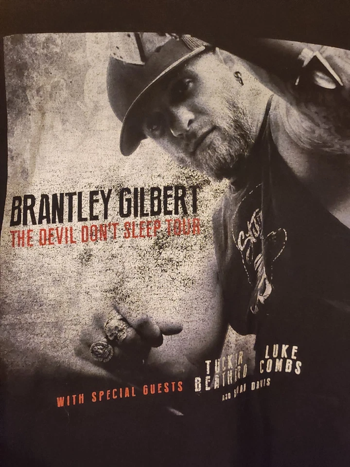 Camiseta de concierto Brantley Gilbert "The Devil Don't Sleep Tour" 2017 Foto 2 de 4