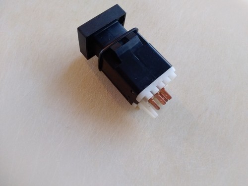 heated rear window switch for early Saab classic 900. Part No. 8568479. - Picture 2 of 3