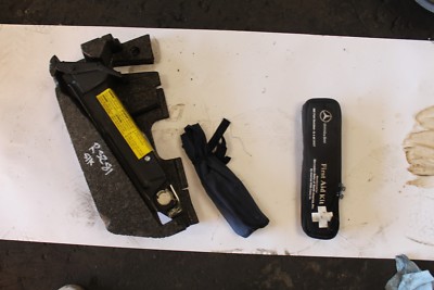 1998-00 MERCEDES SLK230 EMERGENCY ROADSIDE JACK FIRST AID KIT R3281