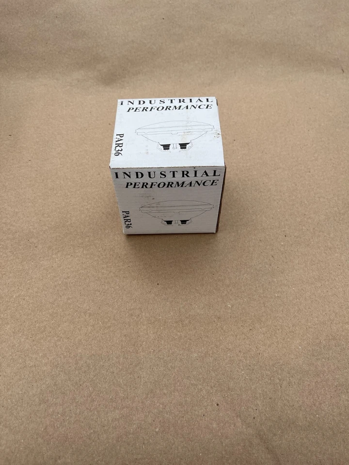 GE Industrial Performance Par36 sealed beam 8 watt 6V / slip on terminals - Image 2 of 4