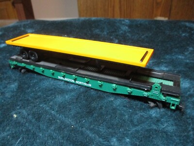 AHM HO Scale Burlington Northern 50' Flat Car w/Semi-Trailer Flatbed Load