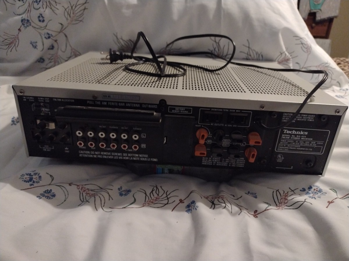 Technics ヴィンテージ・オーディオ・システム Technics SA-424 Quartz Digital Synthesizer Tuner FM/AM