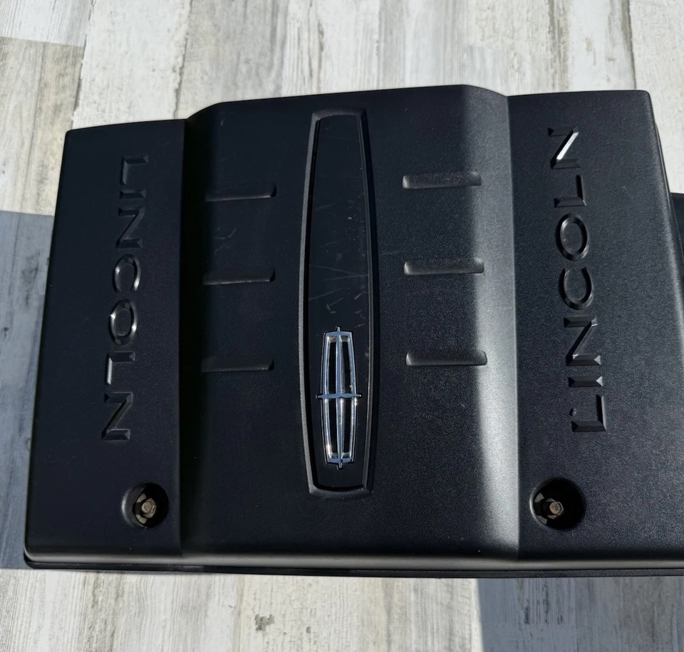 Lincoln Navigator 5.4L Engine & Airbox Cover & Air Intake Tube 2007–2014 OEM - Image 2 of 4