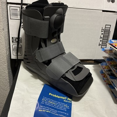 Ultraligh walker boot short SMALL size 